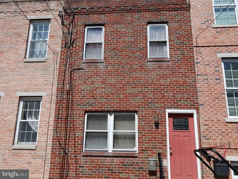 2011 CARPENTER STREET