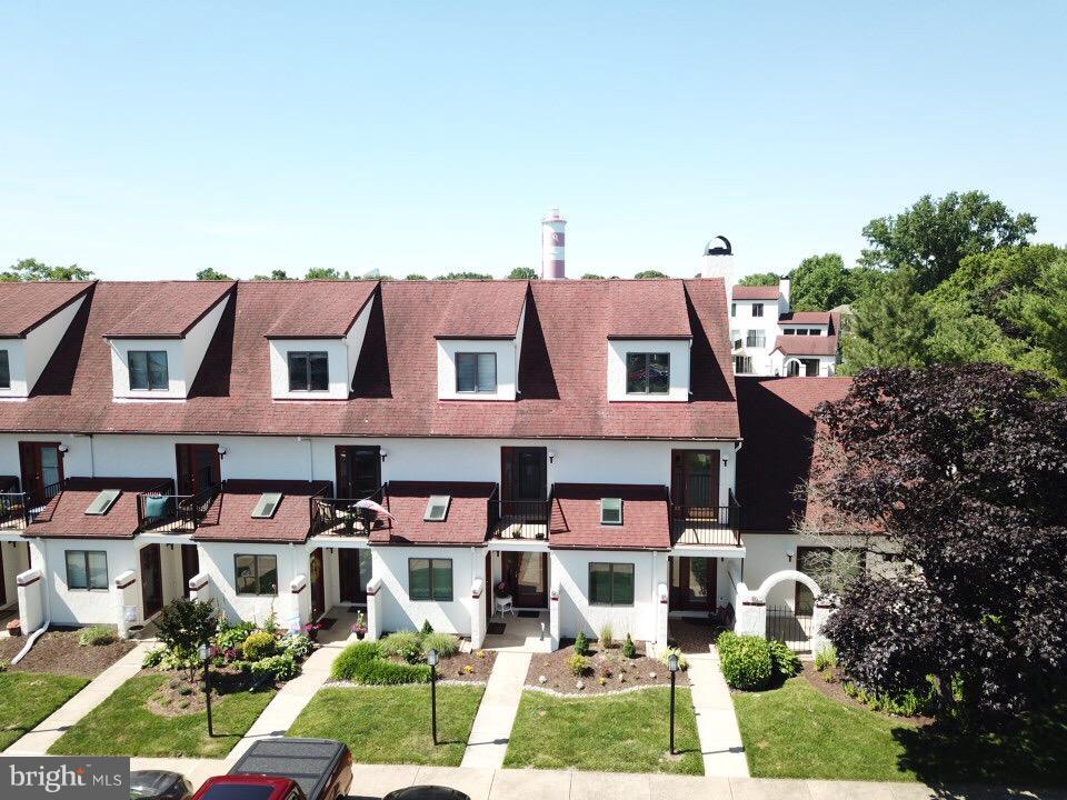 QUEENS LANDING - Residential