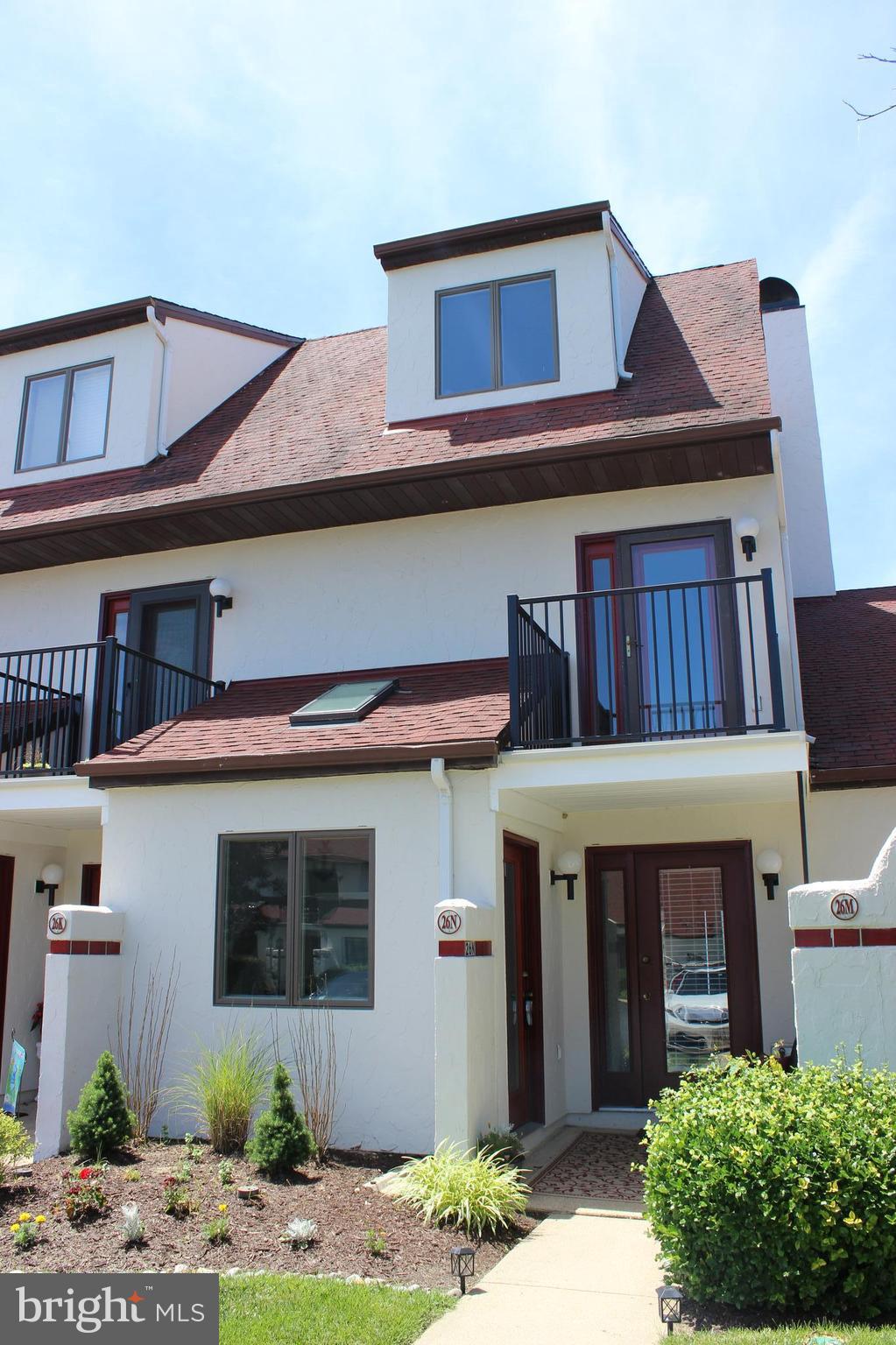 QUEENS LANDING - Residential