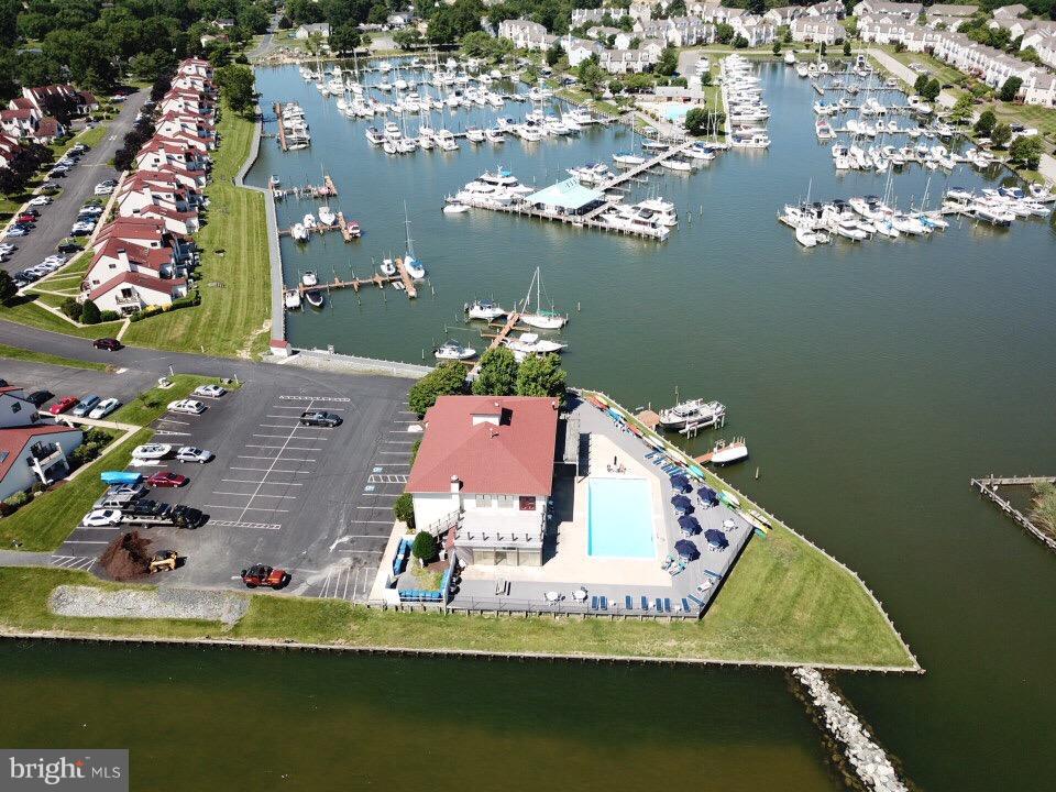 QUEENS LANDING - Residential