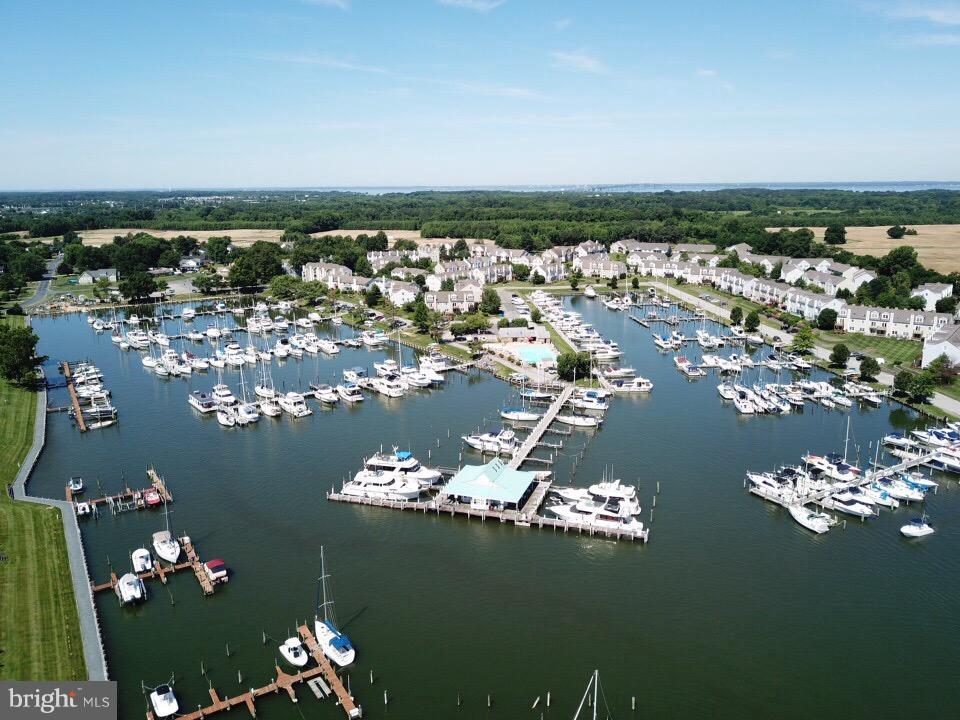 QUEENS LANDING - Residential