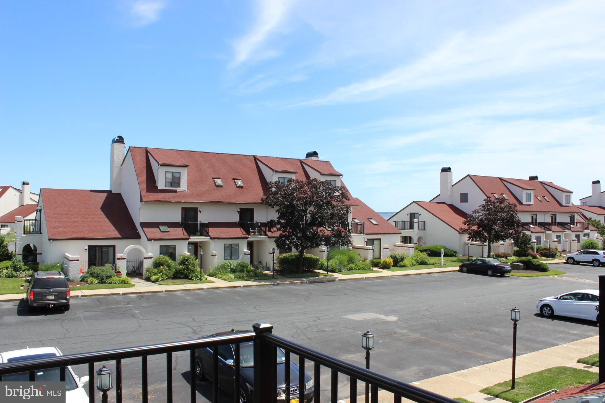 QUEENS LANDING - Residential