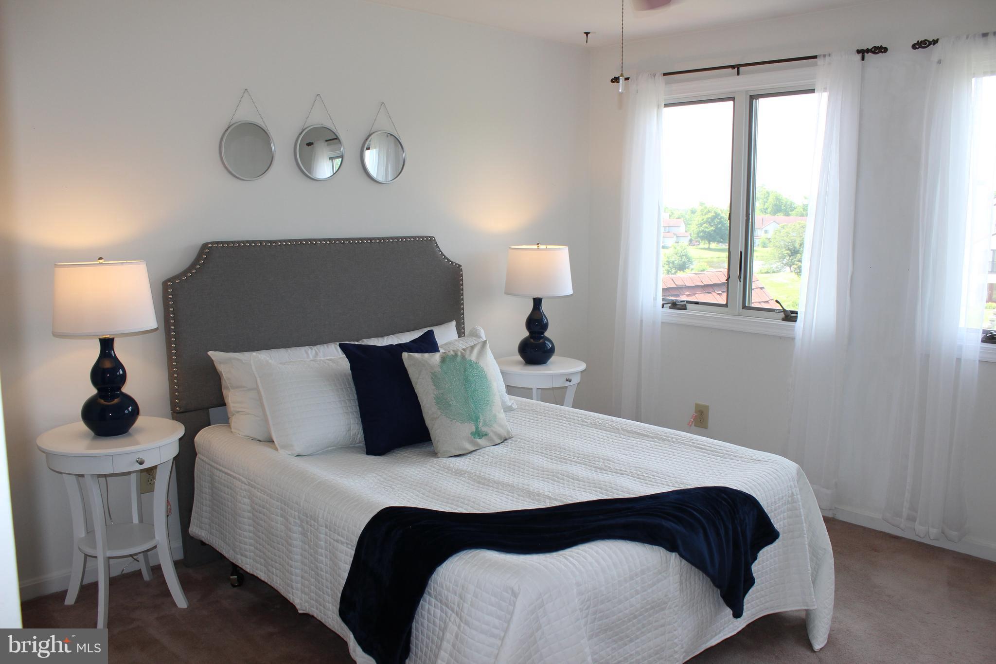 QUEENS LANDING - Residential