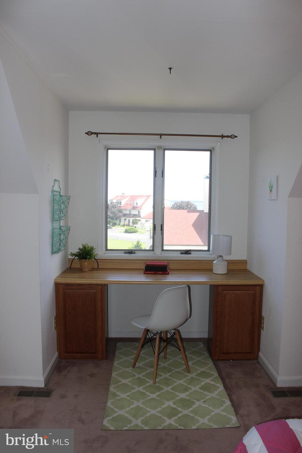 QUEENS LANDING - Residential