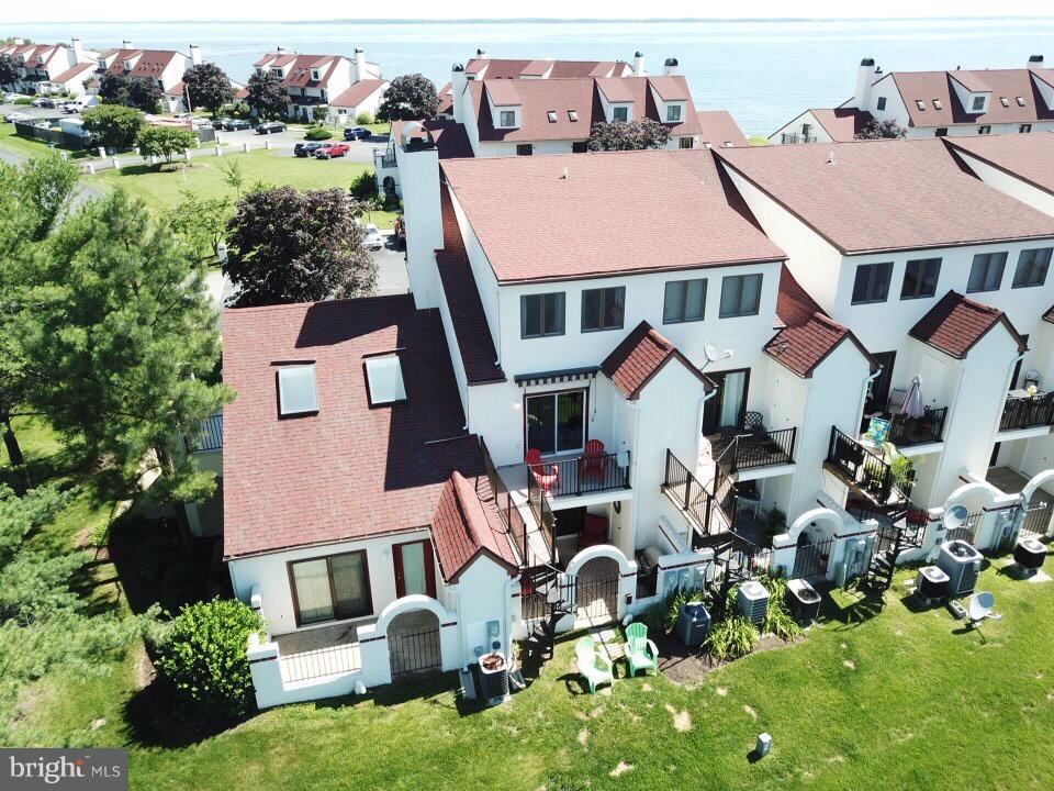 QUEENS LANDING - Residential