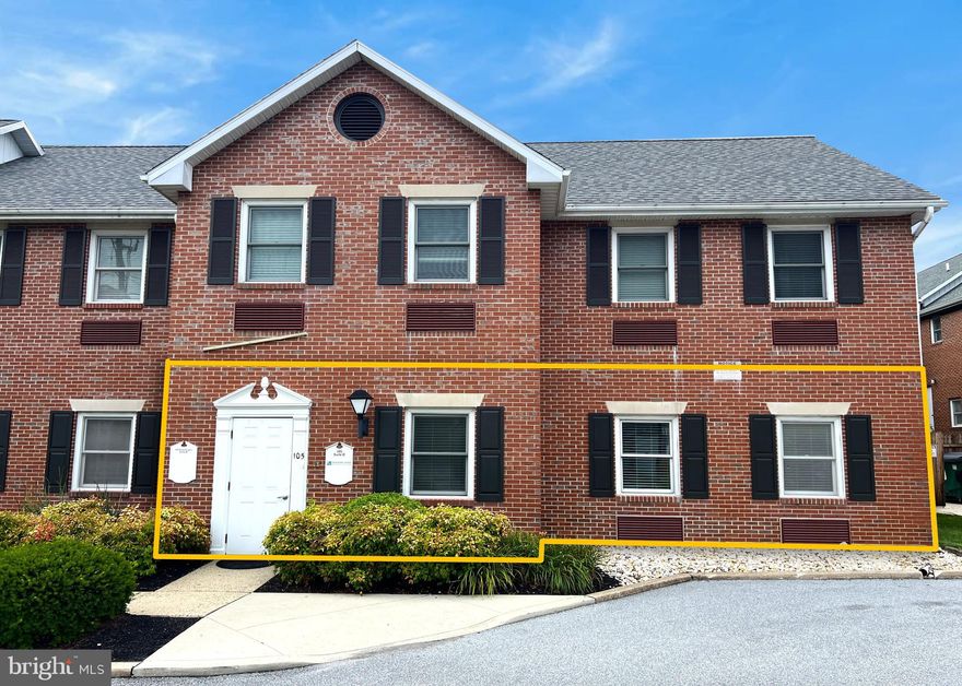 • Newly Renovated 1,340 SF Professional Office
Suite
• (3) Large Private Offices, Conference Room,
Kitchenette, & Private Powder Room
• Updated Modern Finishes & New LVP Flooring
Throughout
• Abundant Natural Light
• Ample Closet Storage
• (3) On-Site Parking Spaces Included
• Located in the Heart of West Chester Borough
• Walking Distance to 100+ Retailers / Restaurants
• One Block from Chestnut Street Garage for
Additional Parking