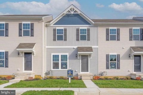 Photo of 31 Whitaker Court, MILLVILLE, NJ 08332 (MLS # NJCB2028472)