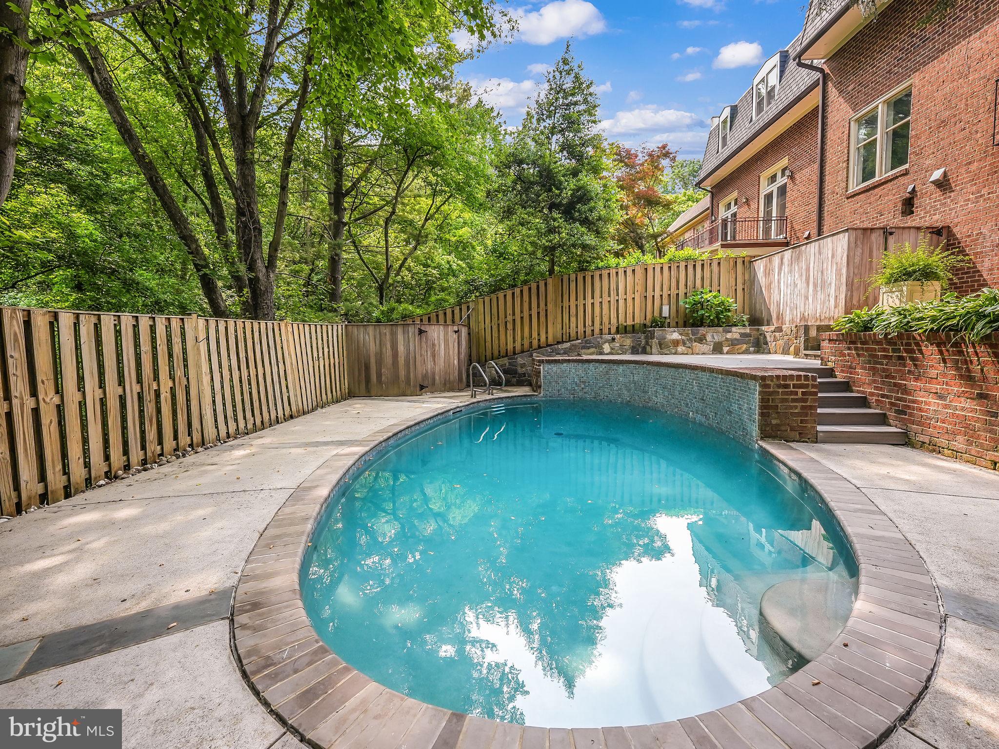 MERRYWOOD ON THE POTOMAC - Residential