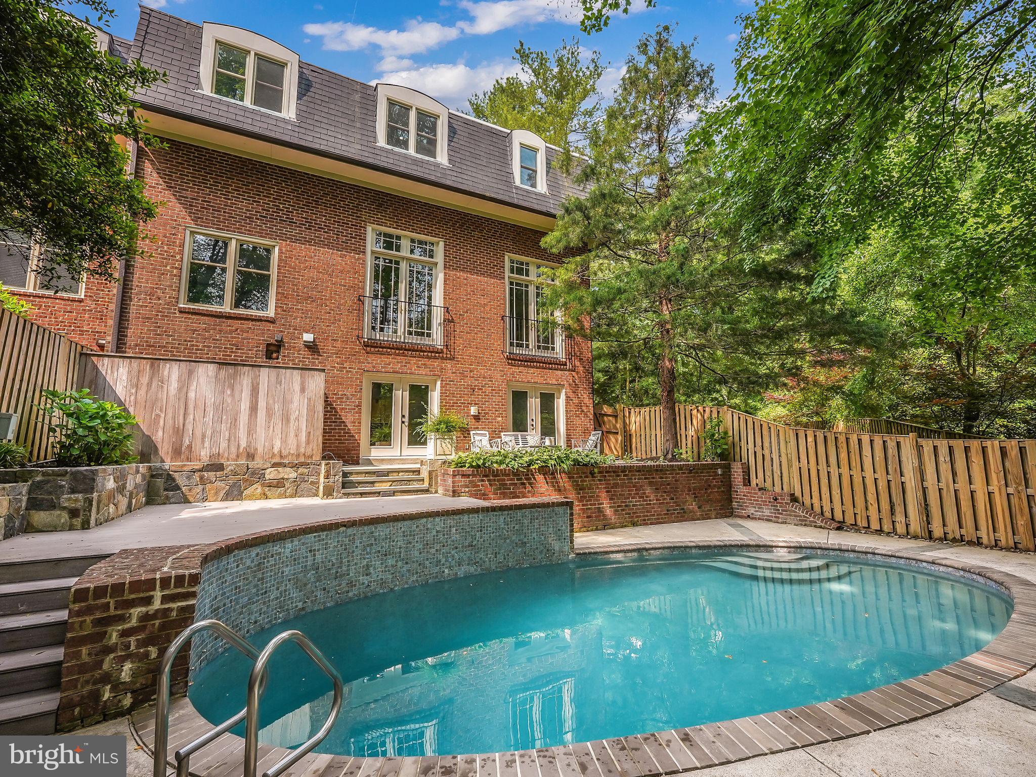 MERRYWOOD ON THE POTOMAC - Residential