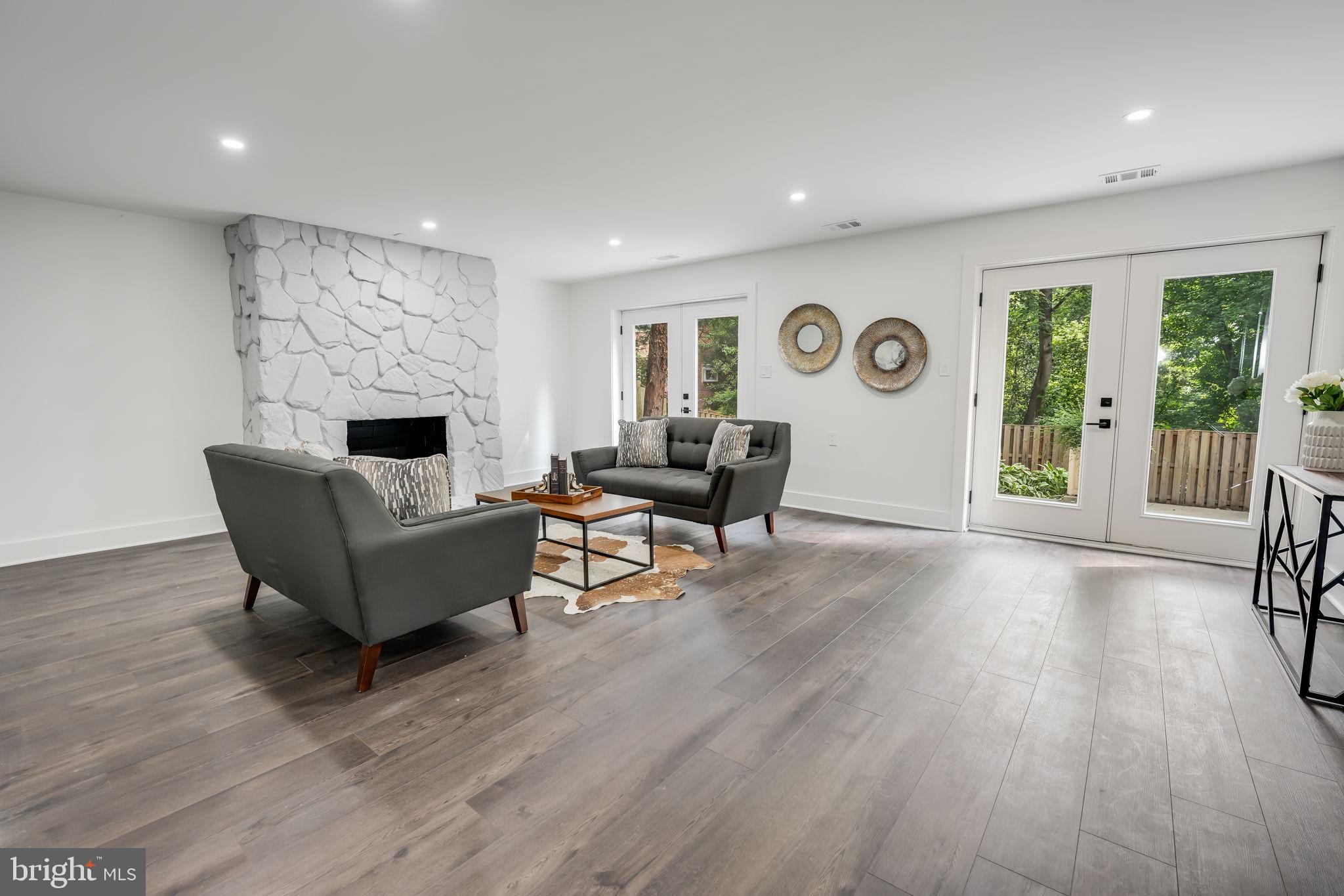 MERRYWOOD ON THE POTOMAC - Residential