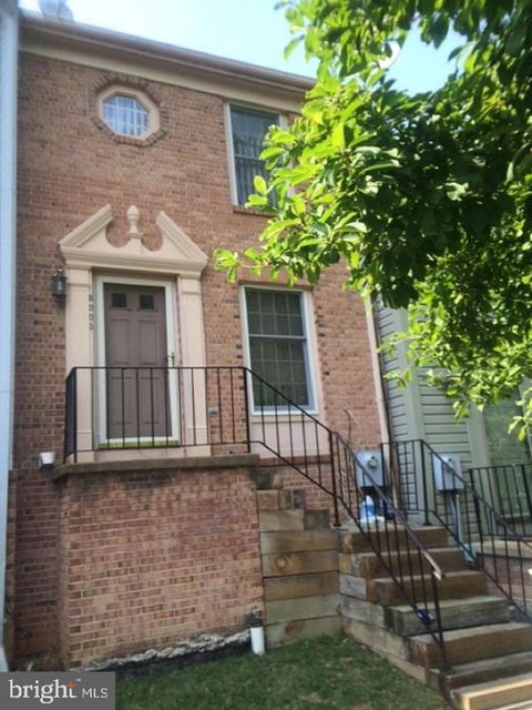 Townhouse For Rent - 5003 9th Street<br/> ARLINGTON, VA 22204