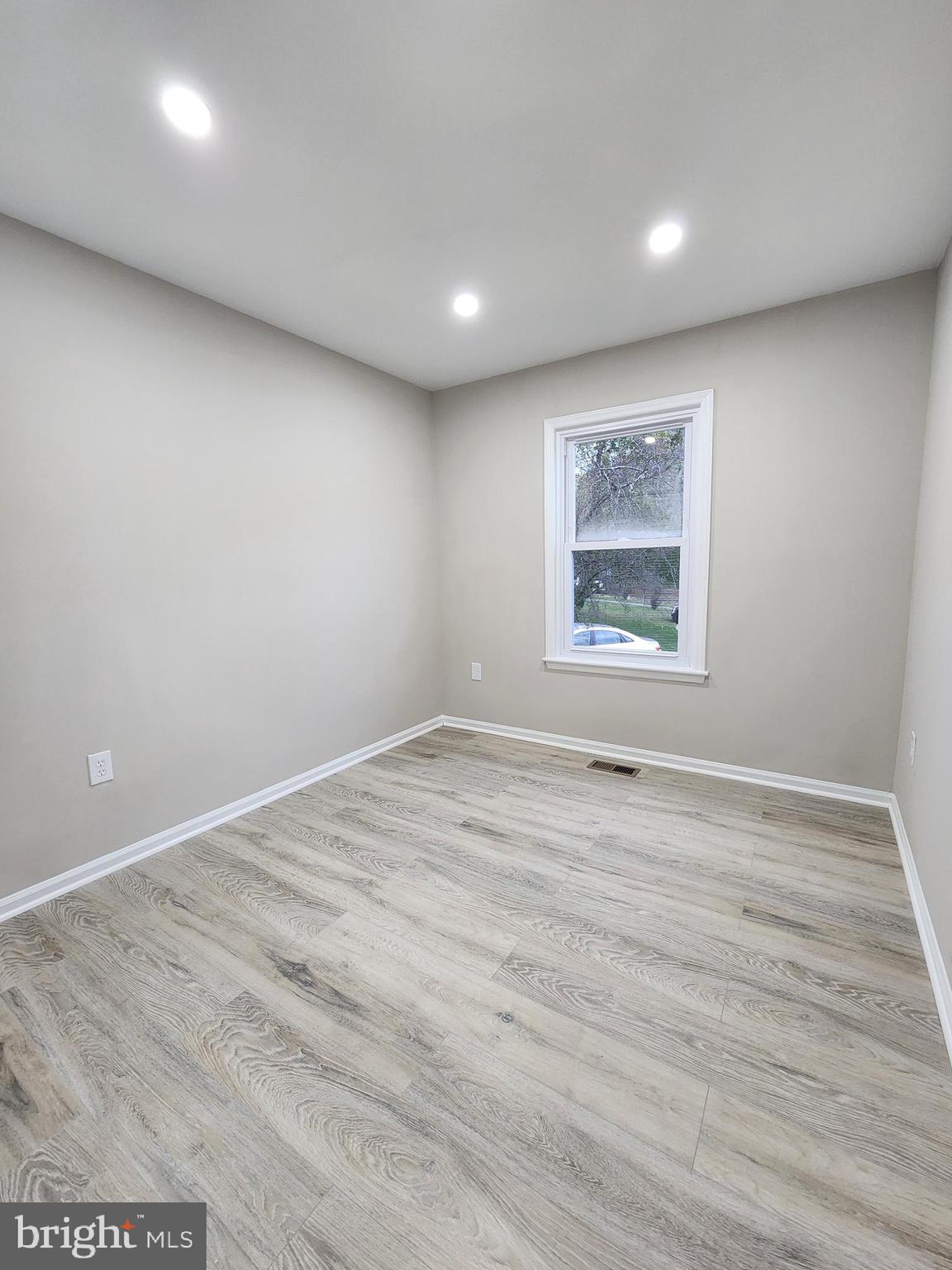 DALEVIEW MANOR - Residential