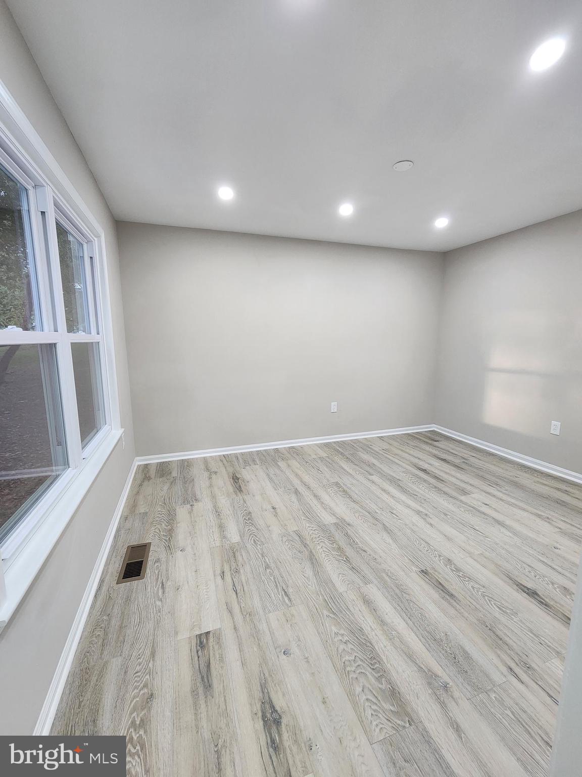 DALEVIEW MANOR - Residential