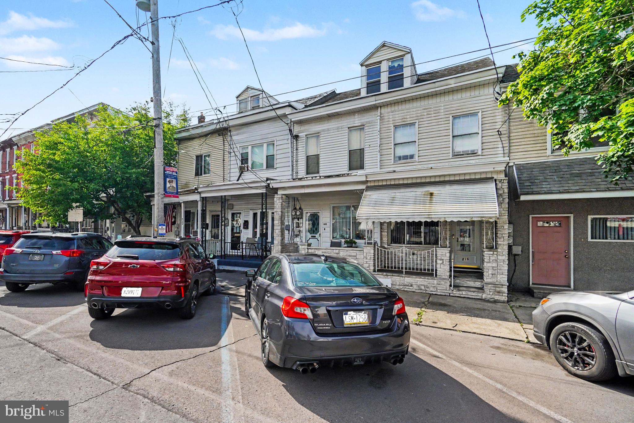 818 E CENTRE STREET