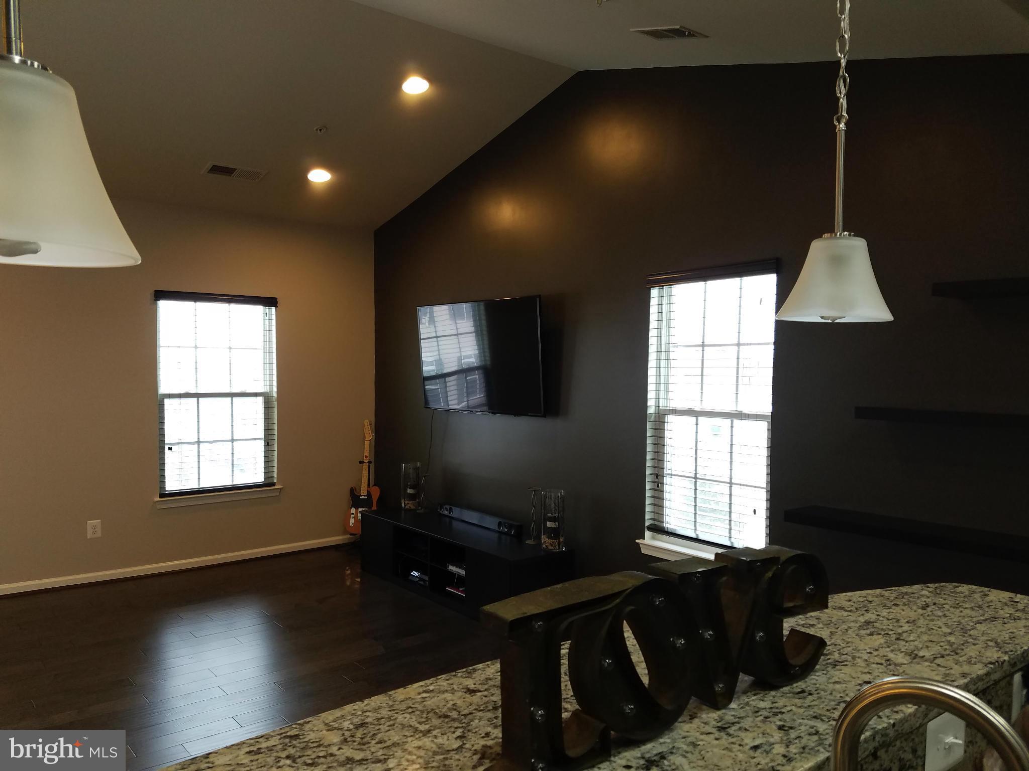 ARCOLA TOWN CENTER CONDO - Residential Lease