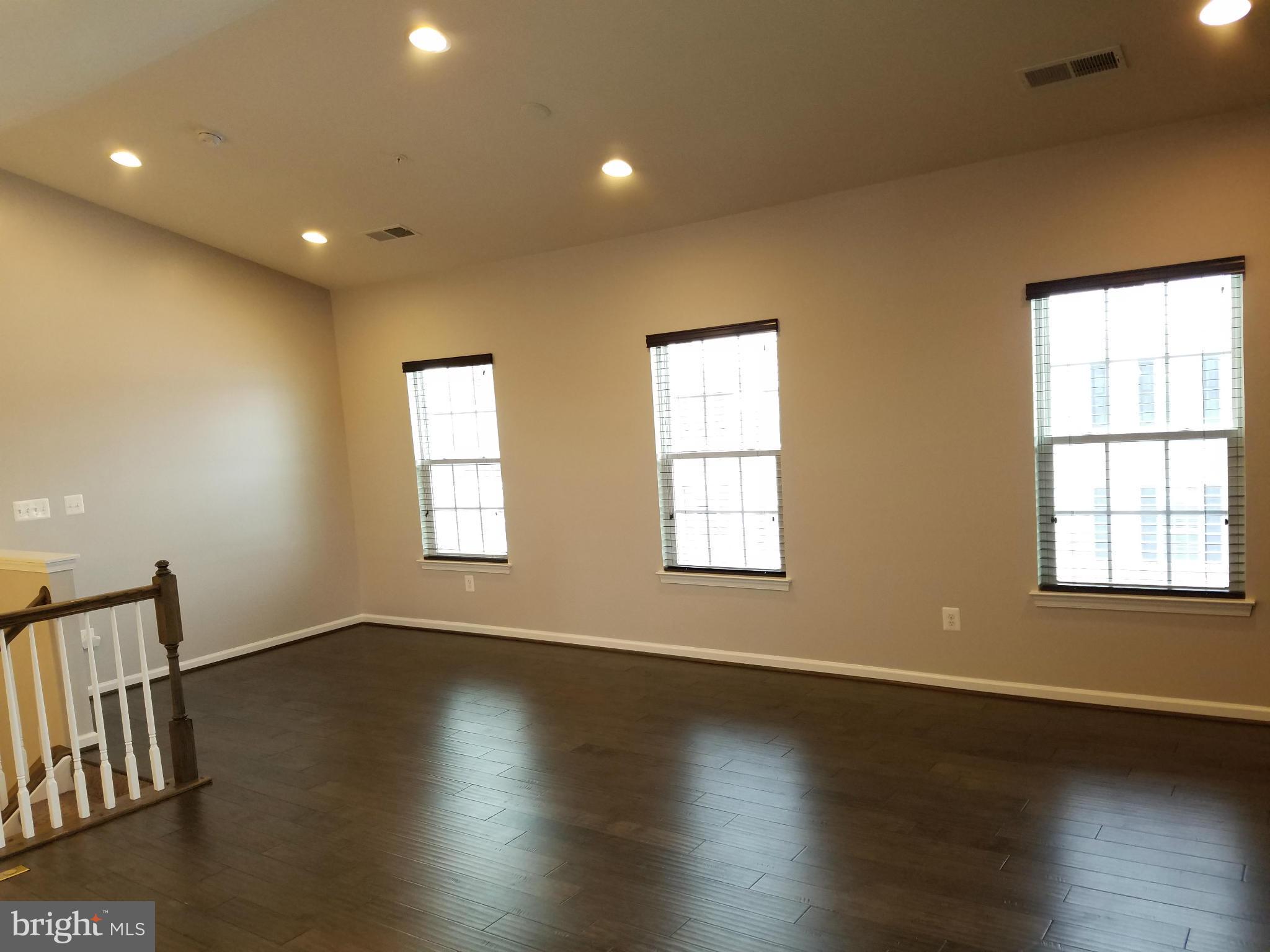 ARCOLA TOWN CENTER CONDO - Residential Lease