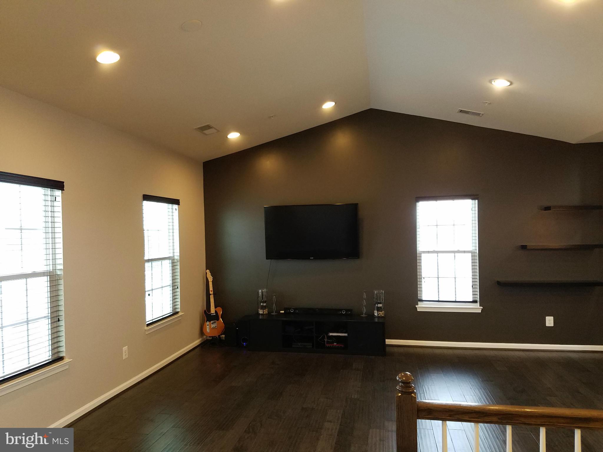 ARCOLA TOWN CENTER CONDO - Residential Lease