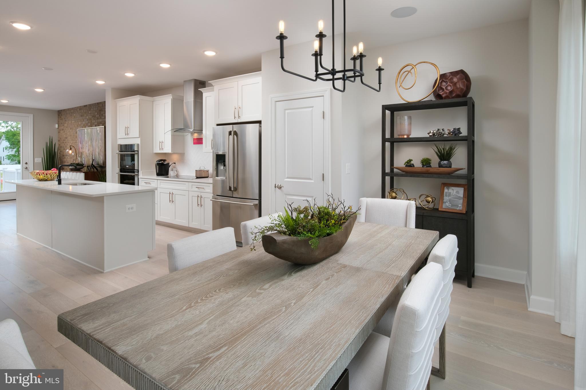 GATEWAY WEST - Residential