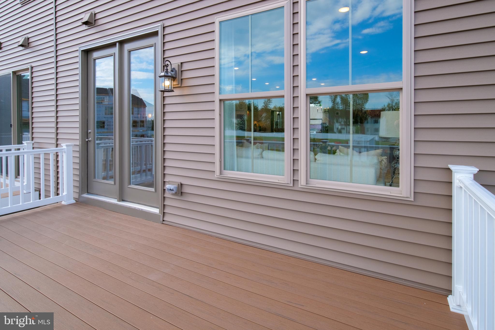 GATEWAY WEST - Residential