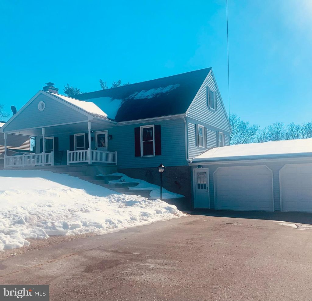 Photo of 1762 Stonemill Drive, ELIZABETHTOWN, PA 17022 (MLS # PALA2083238)