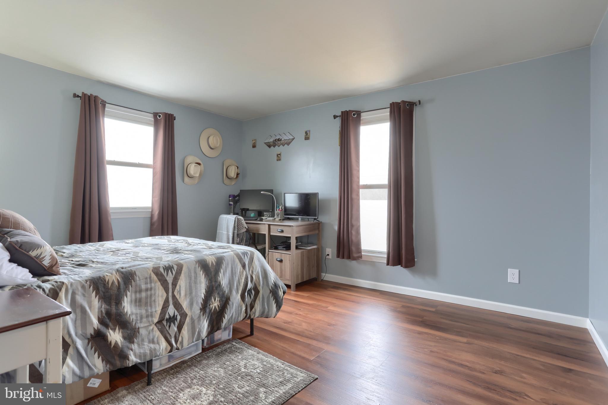 PIONEER HILLS - Residential