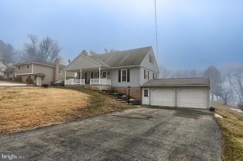 1762 STONEMILL DRIVE ELIZABETHTOWN PA 17022