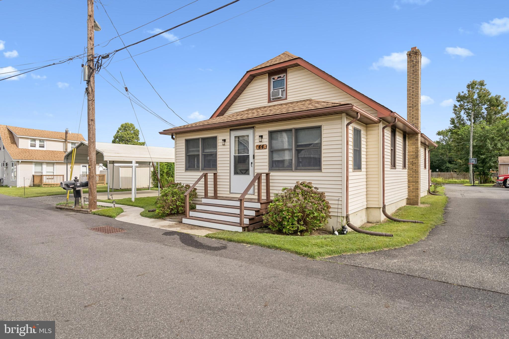 44 DELAWARE AVENUE