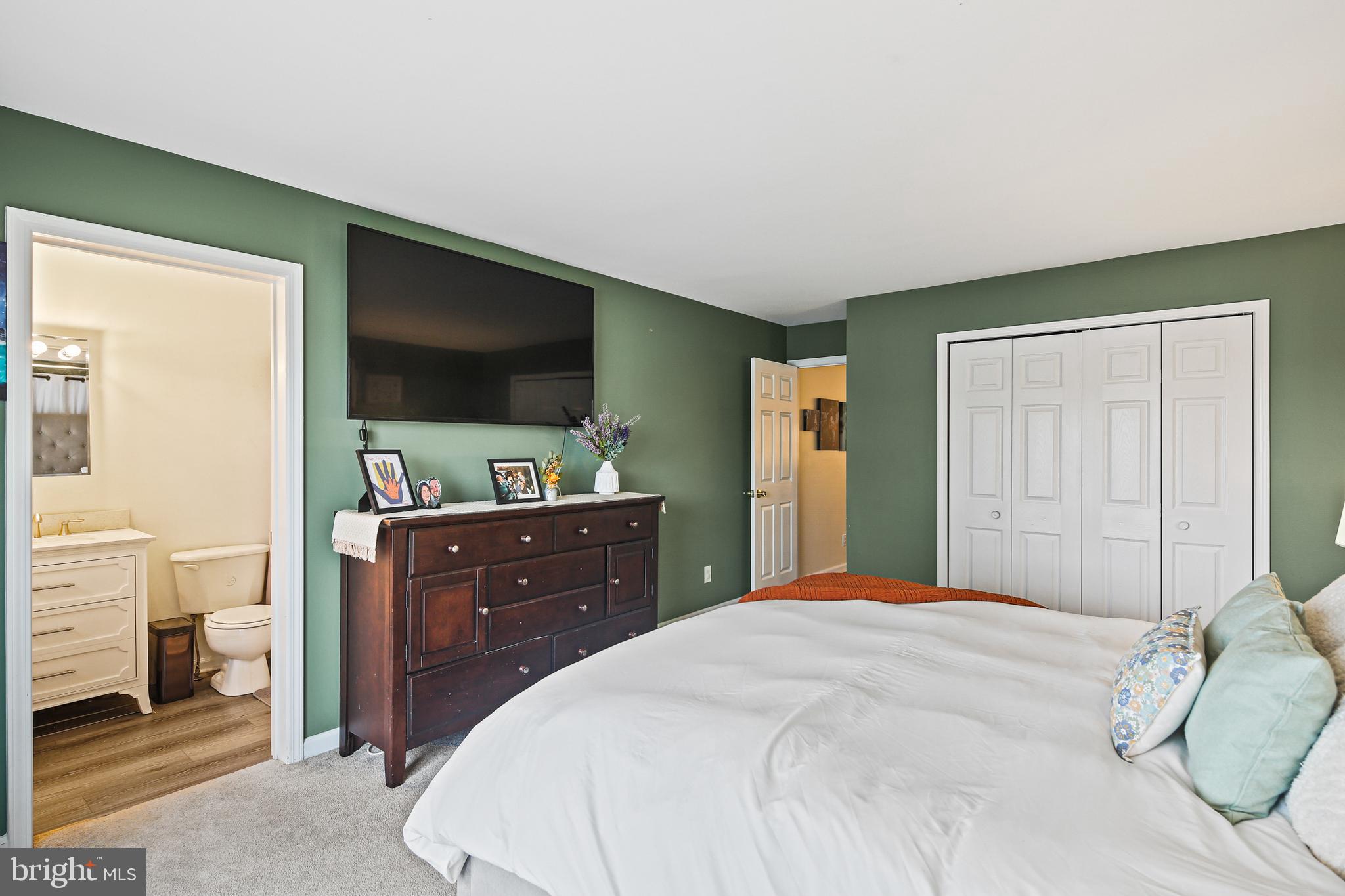 MIDDLE RIVER - Residential