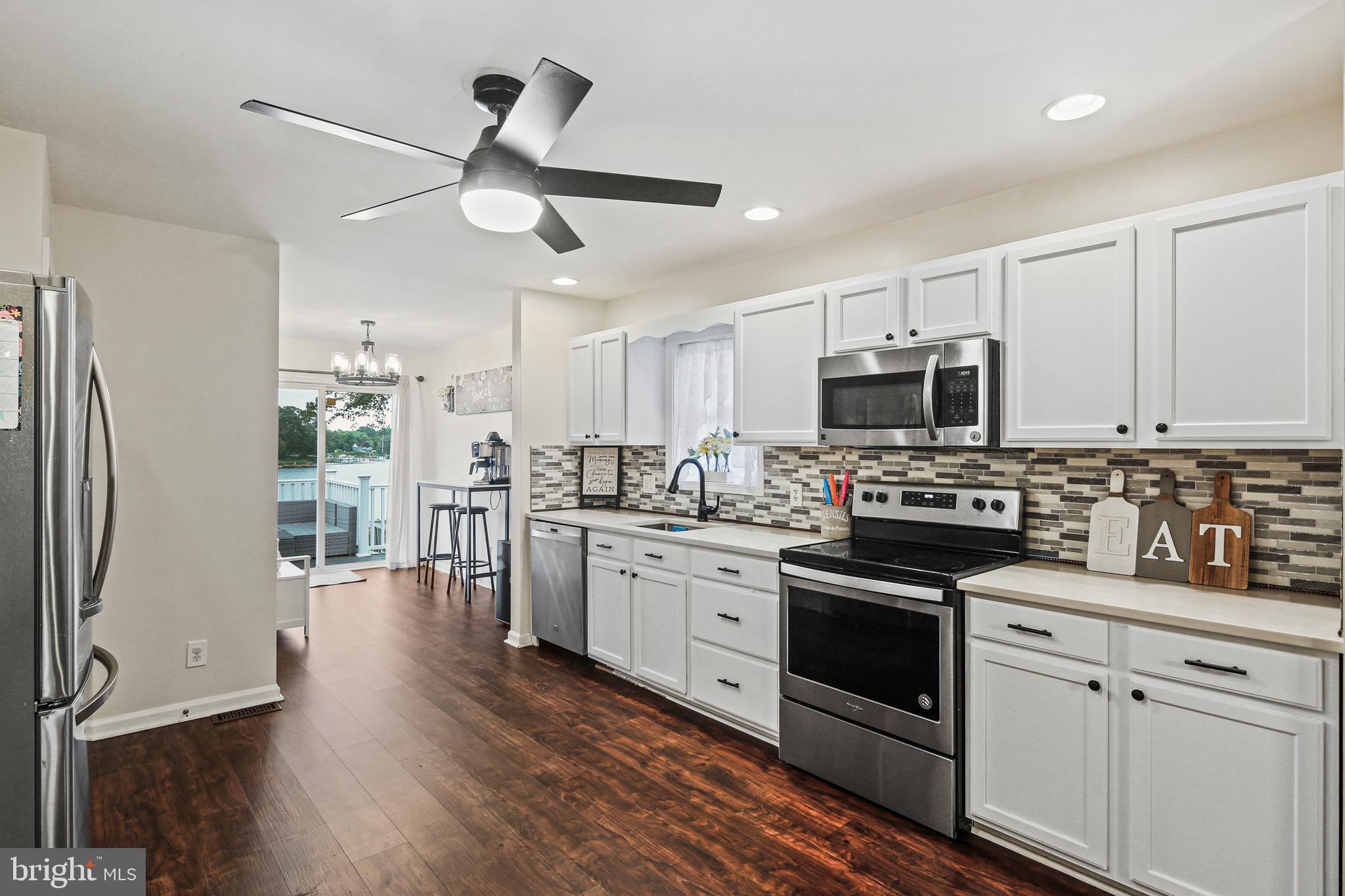 MIDDLE RIVER - Residential