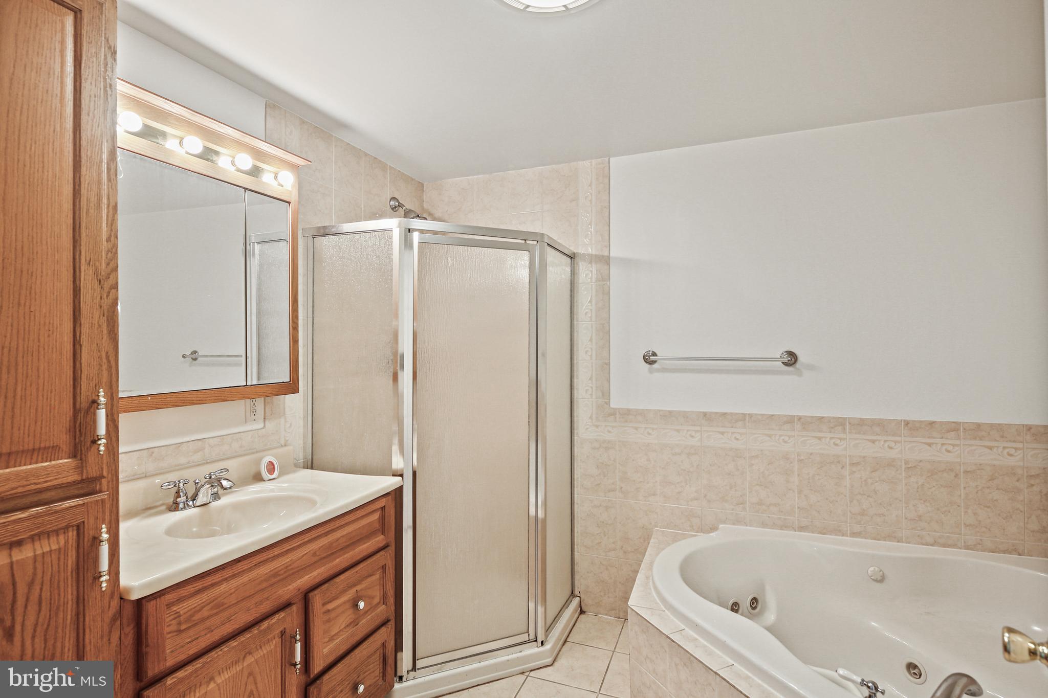 MIDDLE RIVER - Residential