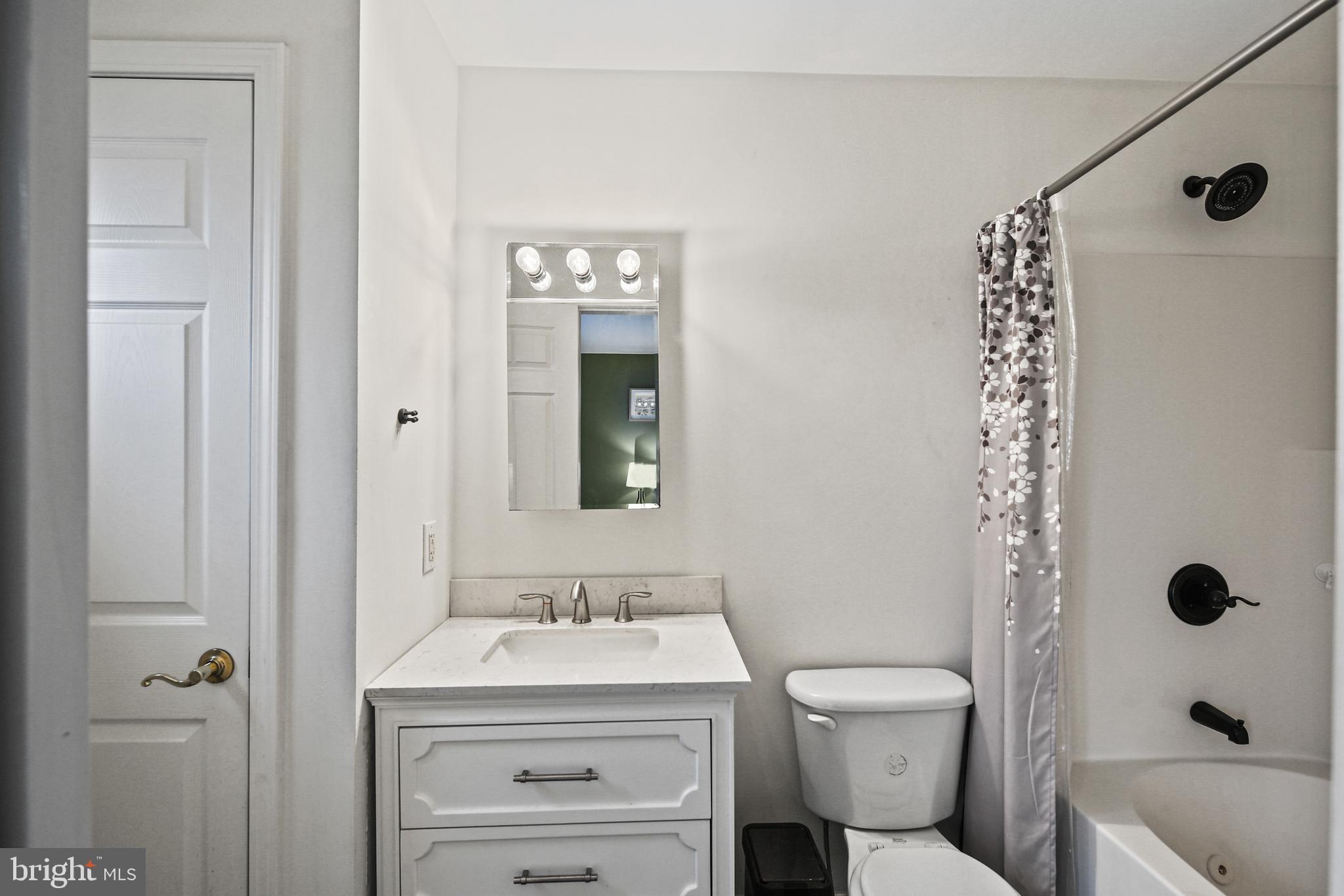 MIDDLE RIVER - Residential