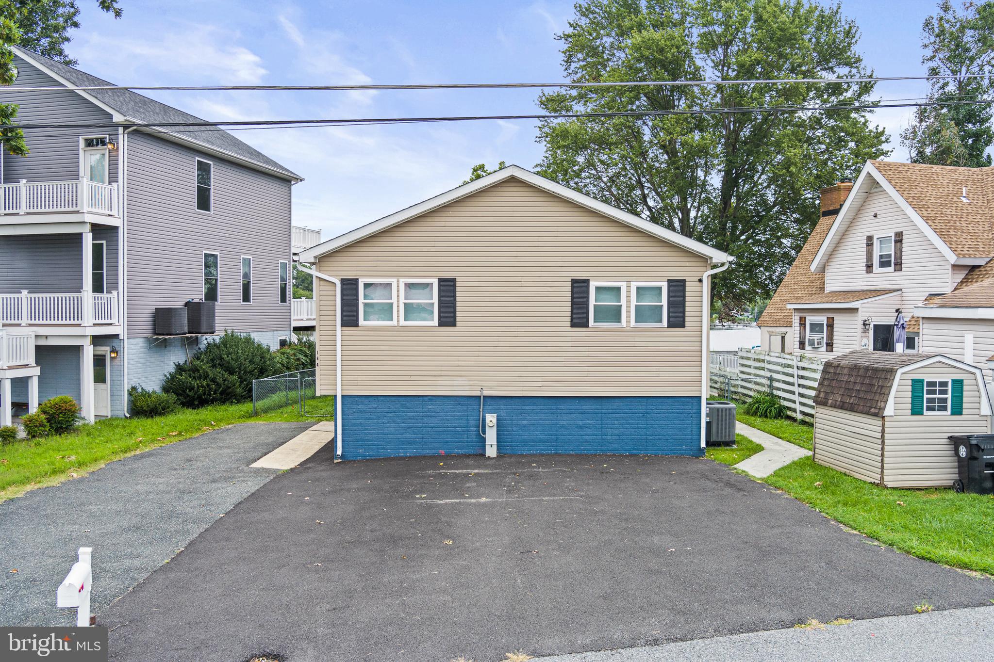 MIDDLE RIVER - Residential