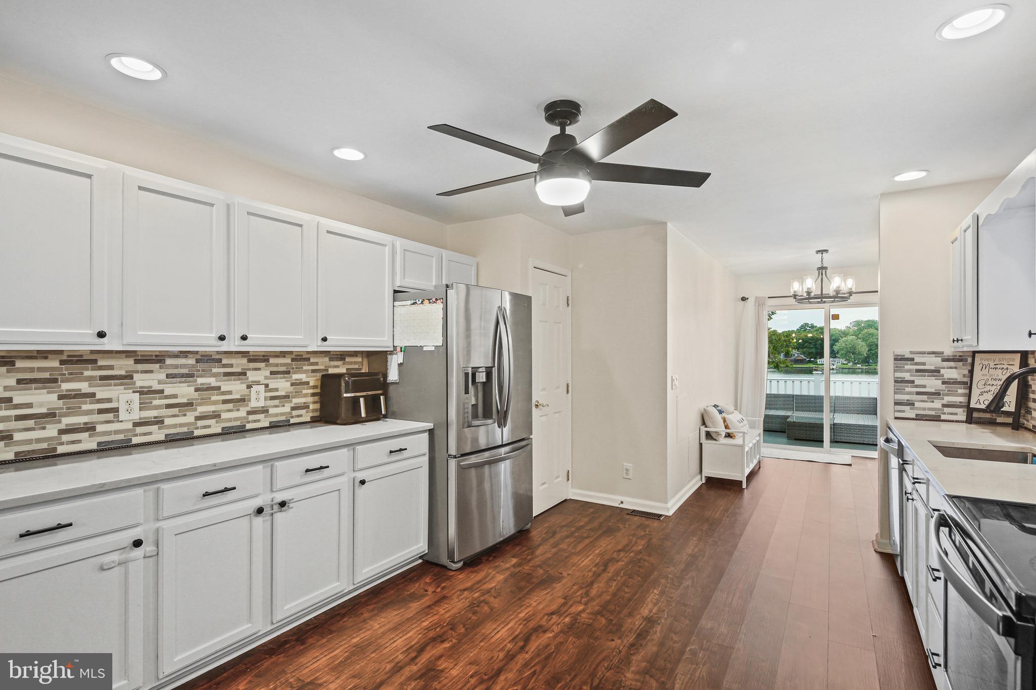 MIDDLE RIVER - Residential