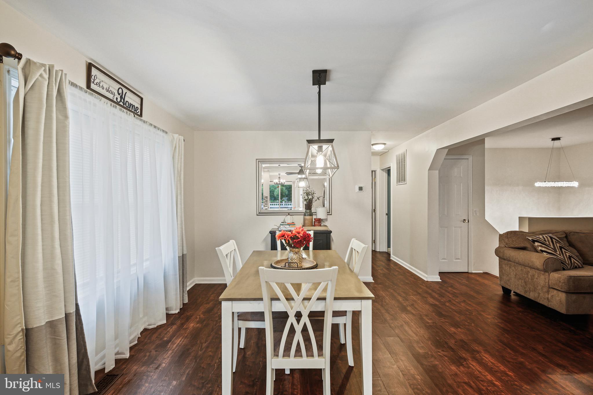 MIDDLE RIVER - Residential