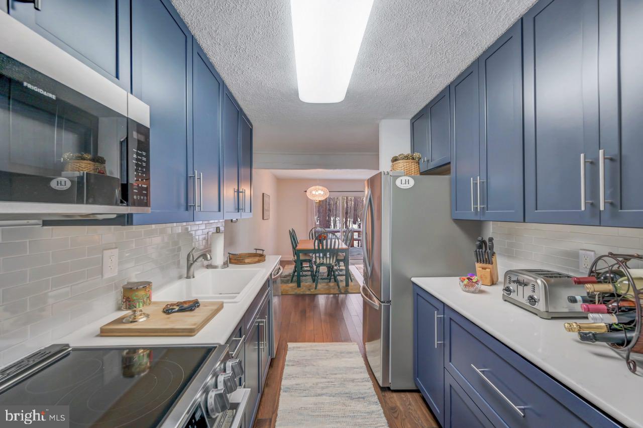 SNOW RIDGE VILLAGE - Residential