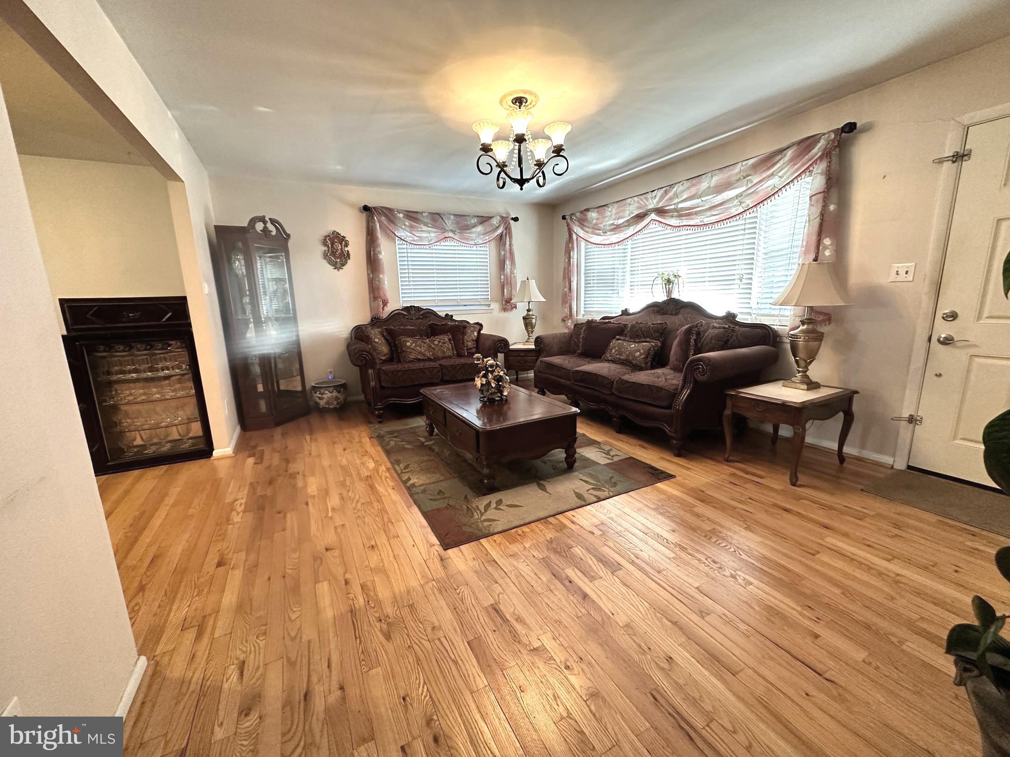 FERNGLEN MANOR - Residential