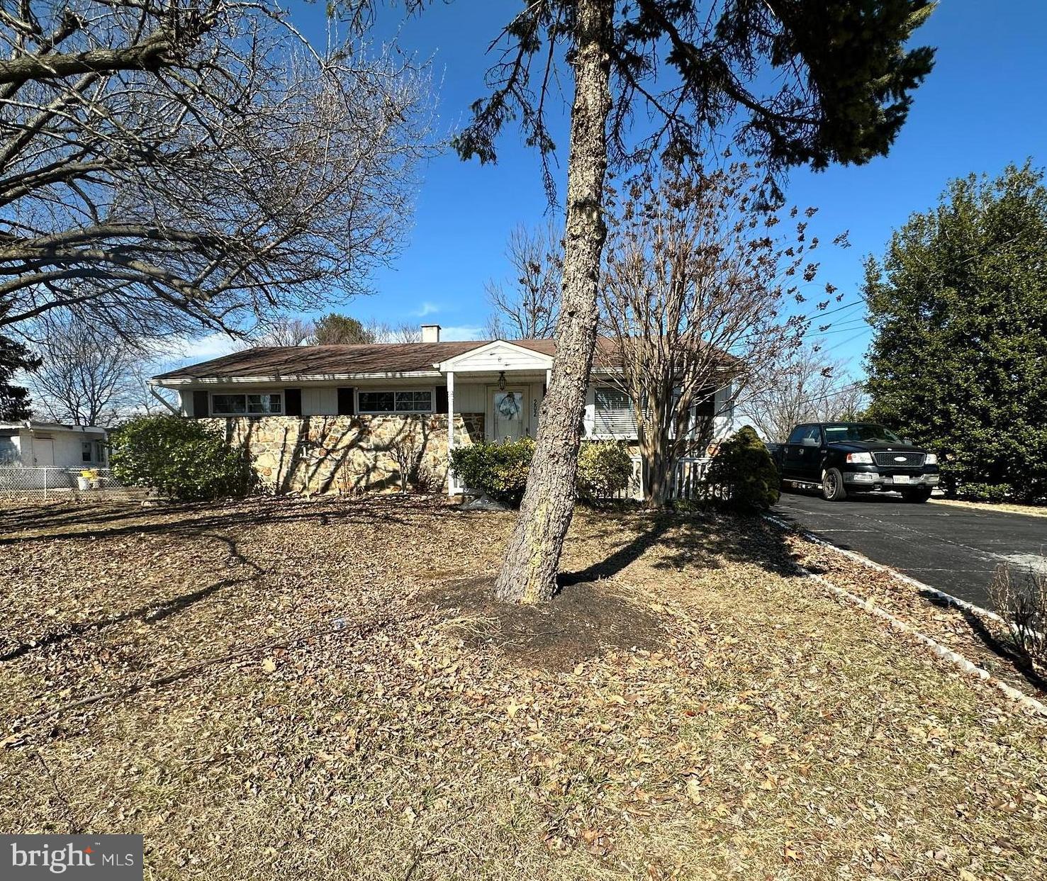 FERNGLEN MANOR - Residential