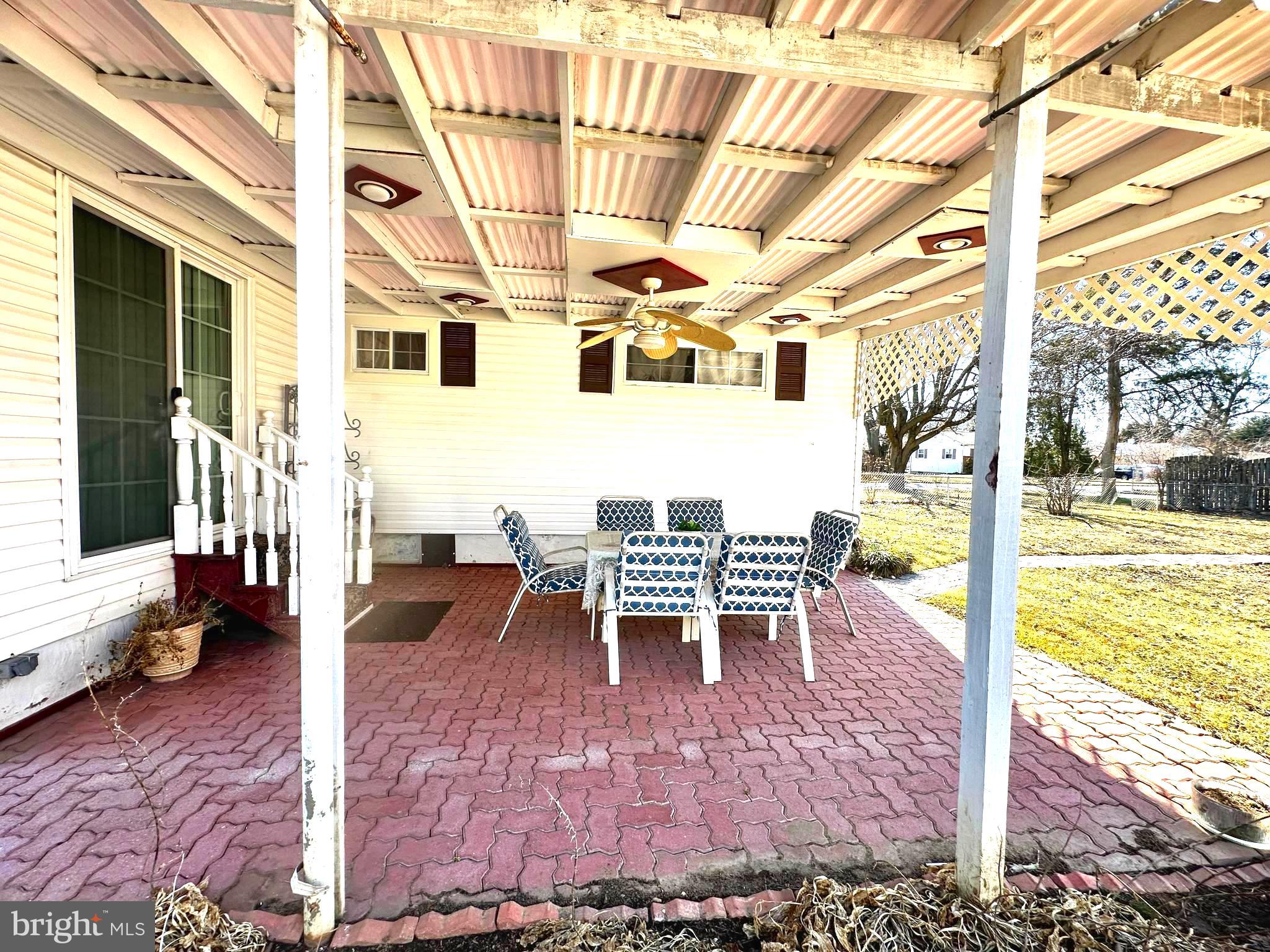 FERNGLEN MANOR - Residential