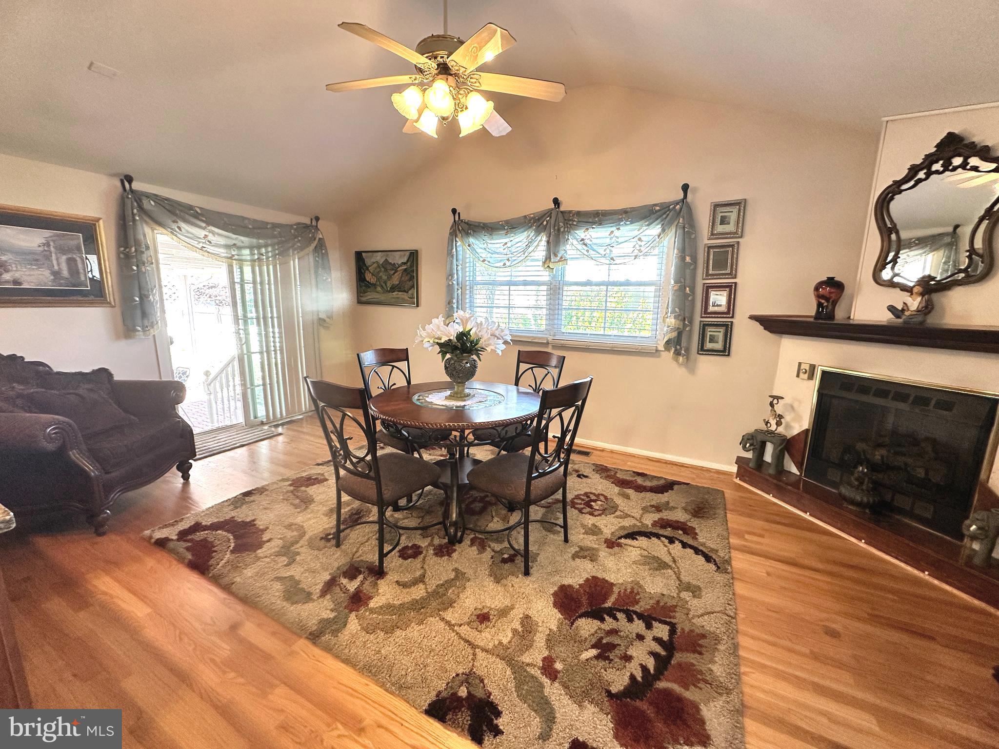 FERNGLEN MANOR - Residential