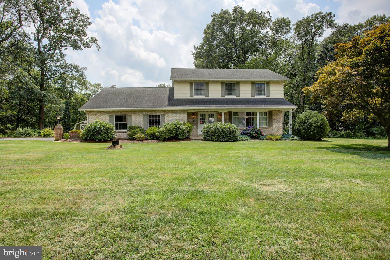 1734 BLAKEWOOD DRIVE