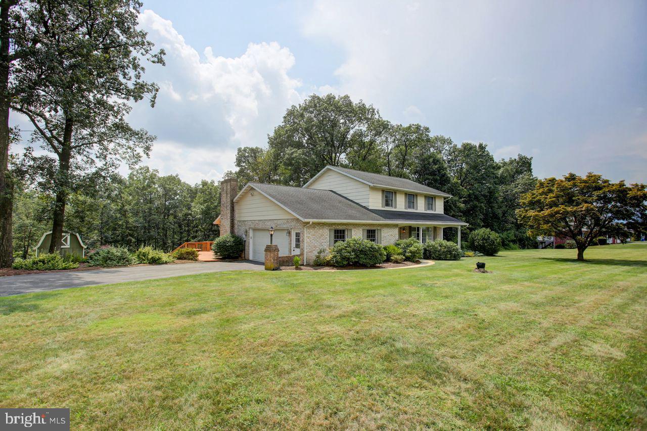 1734 BLAKEWOOD DRIVE