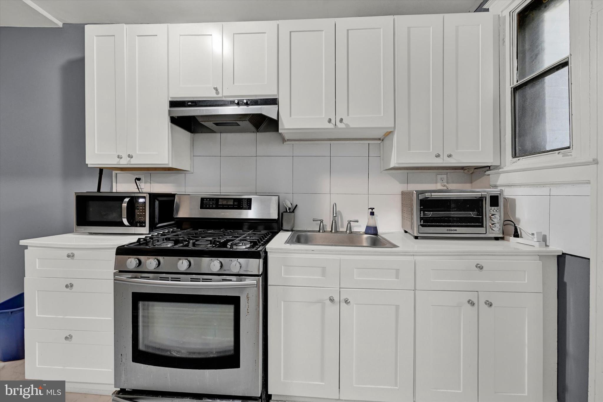 EAST BALTIMORE MIDWAY - Residential