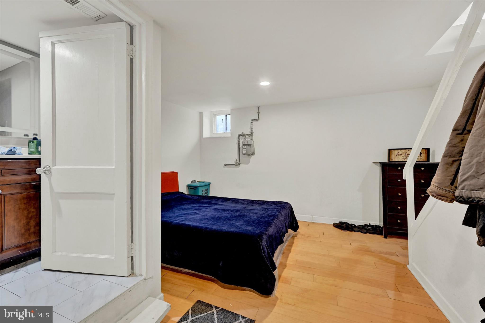 EAST BALTIMORE MIDWAY - Residential