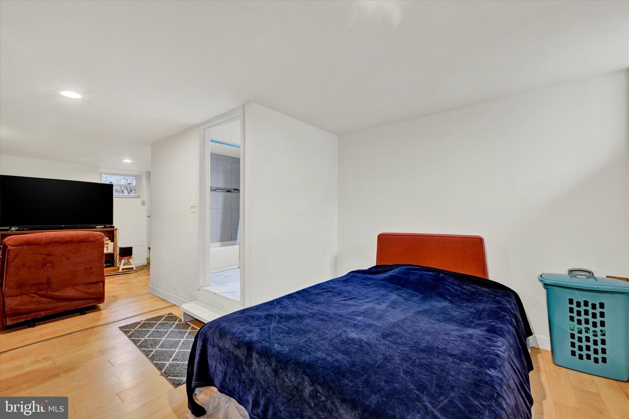 EAST BALTIMORE MIDWAY - Residential