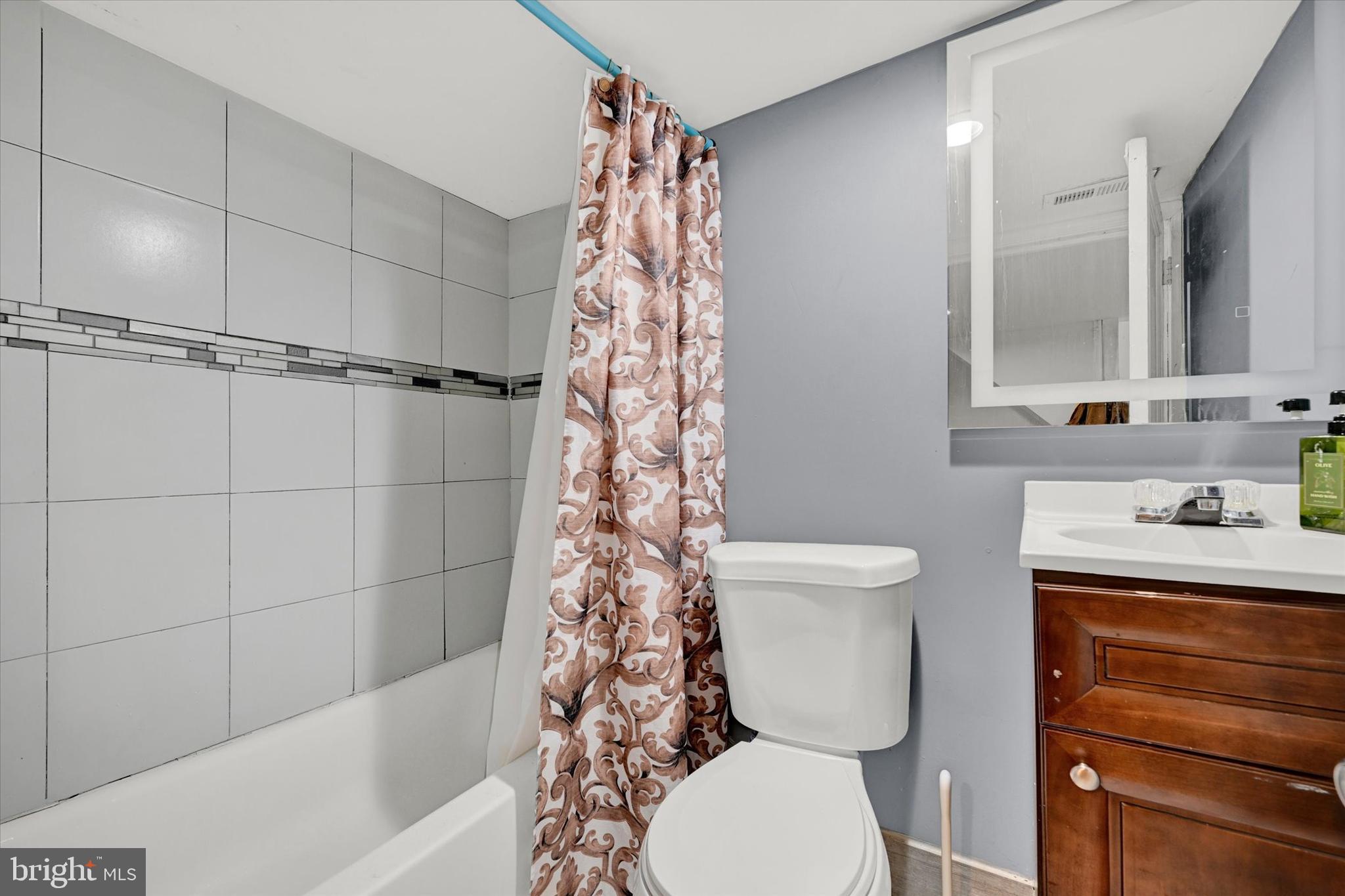 EAST BALTIMORE MIDWAY - Residential