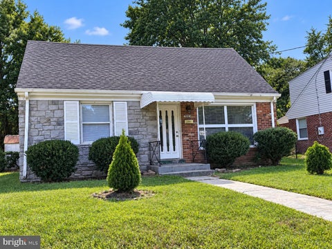 Homes For Sale - 2013 Van Buren Street<br/> HYATTSVILLE, MD 20782