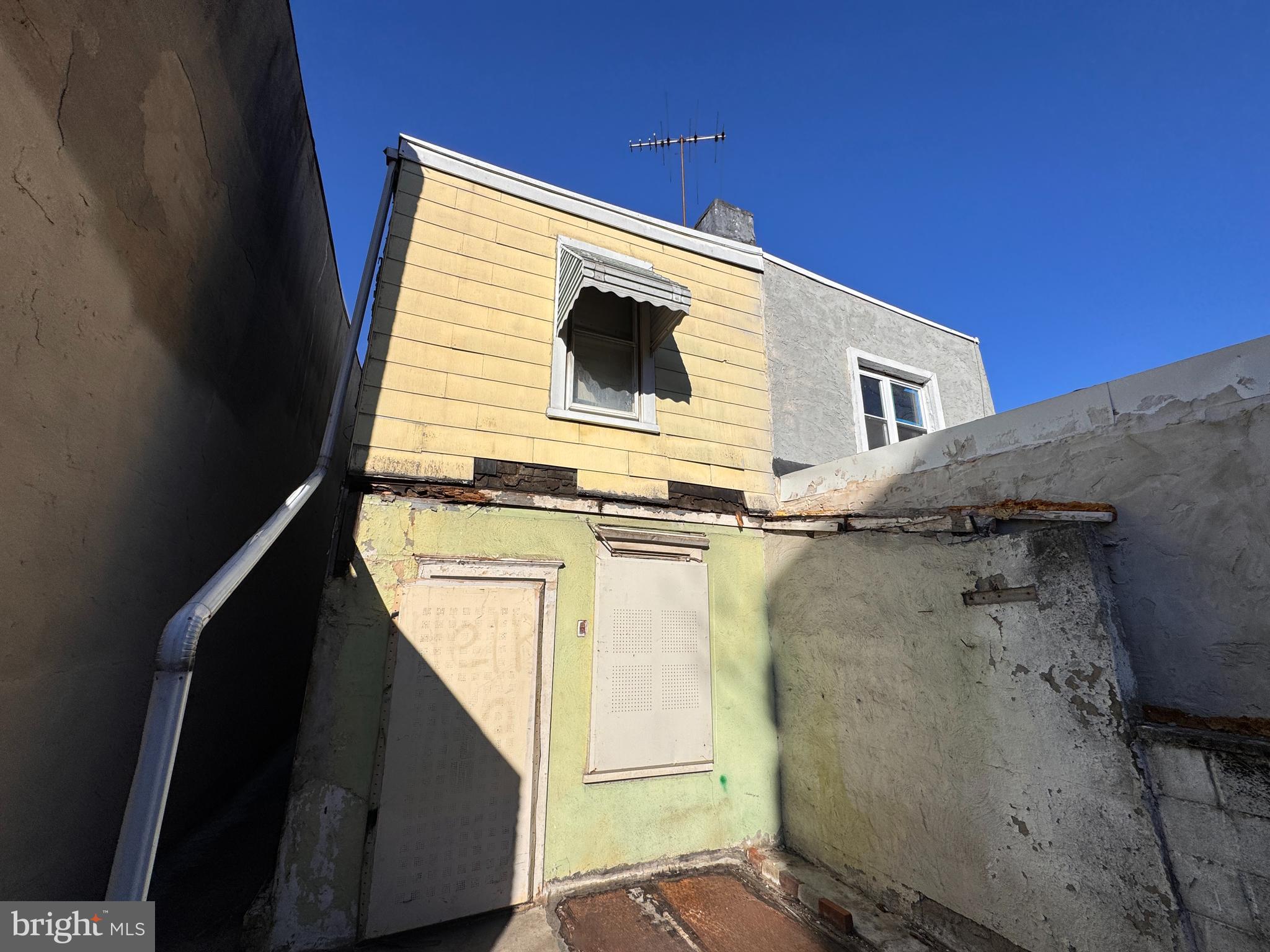 BRIDESBURG - Residential