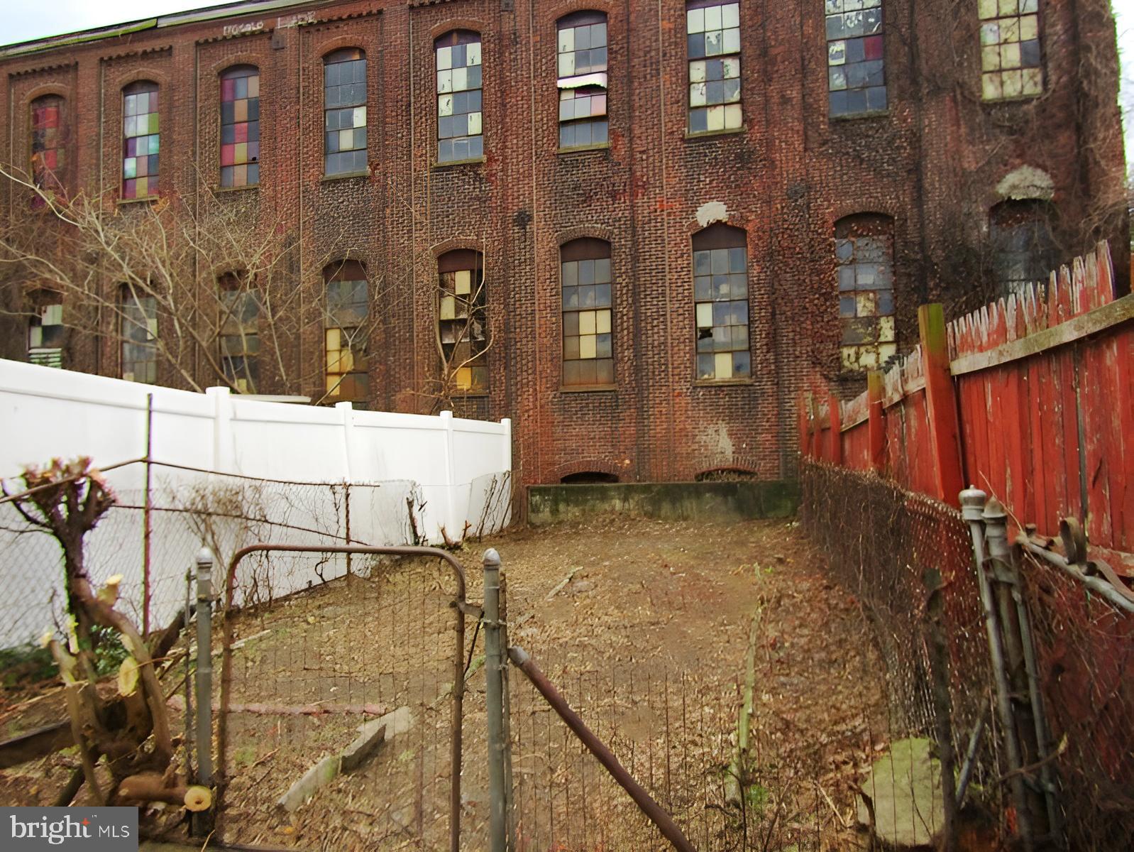 BRIDESBURG - Residential