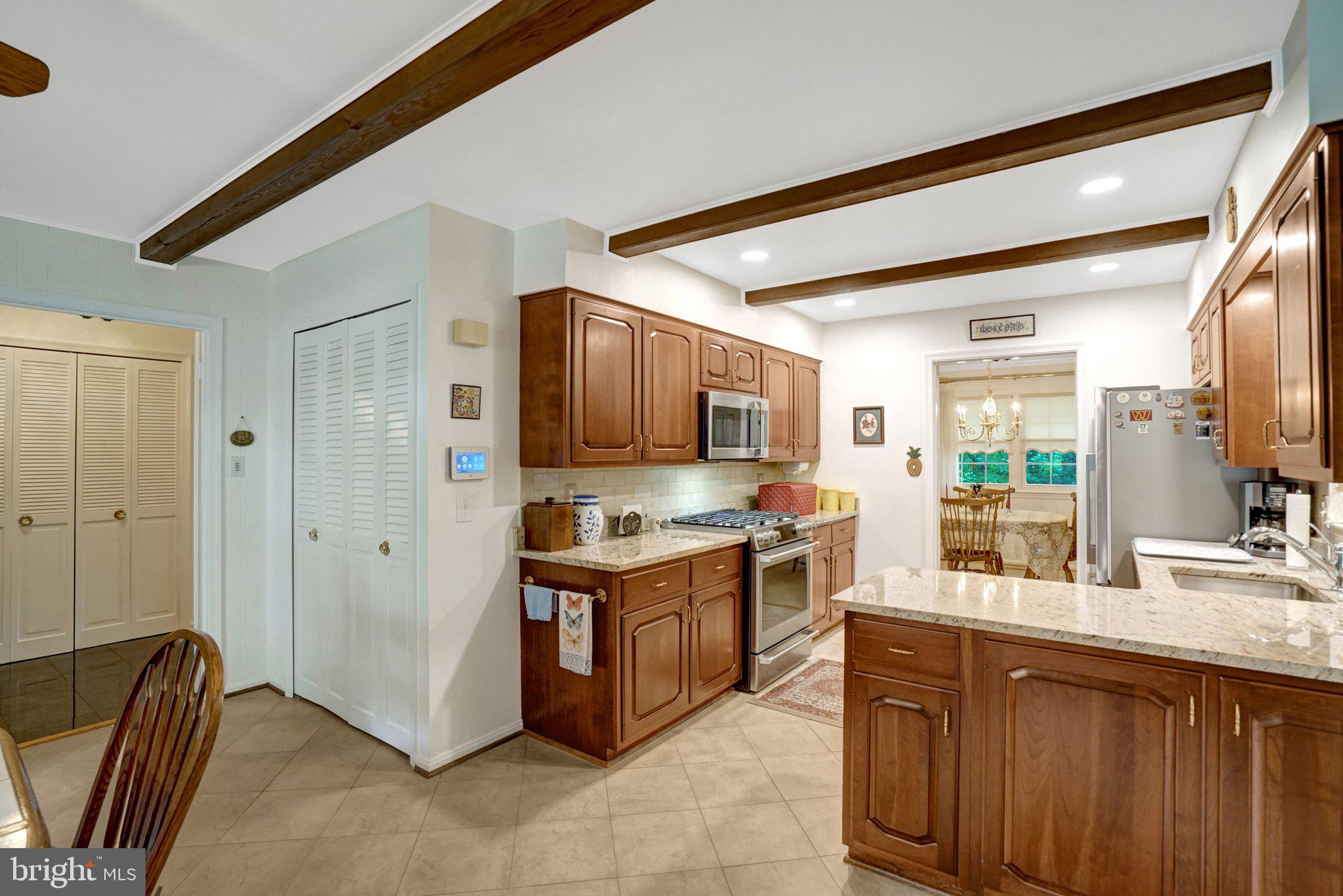 8422 GEORGIAN WAY