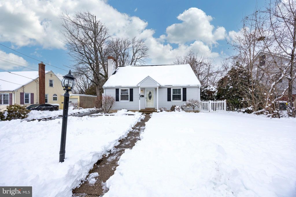 Photo of 2703 Parkside Avenue, HATBORO, PA 19040 (MLS # PAMC2166638)